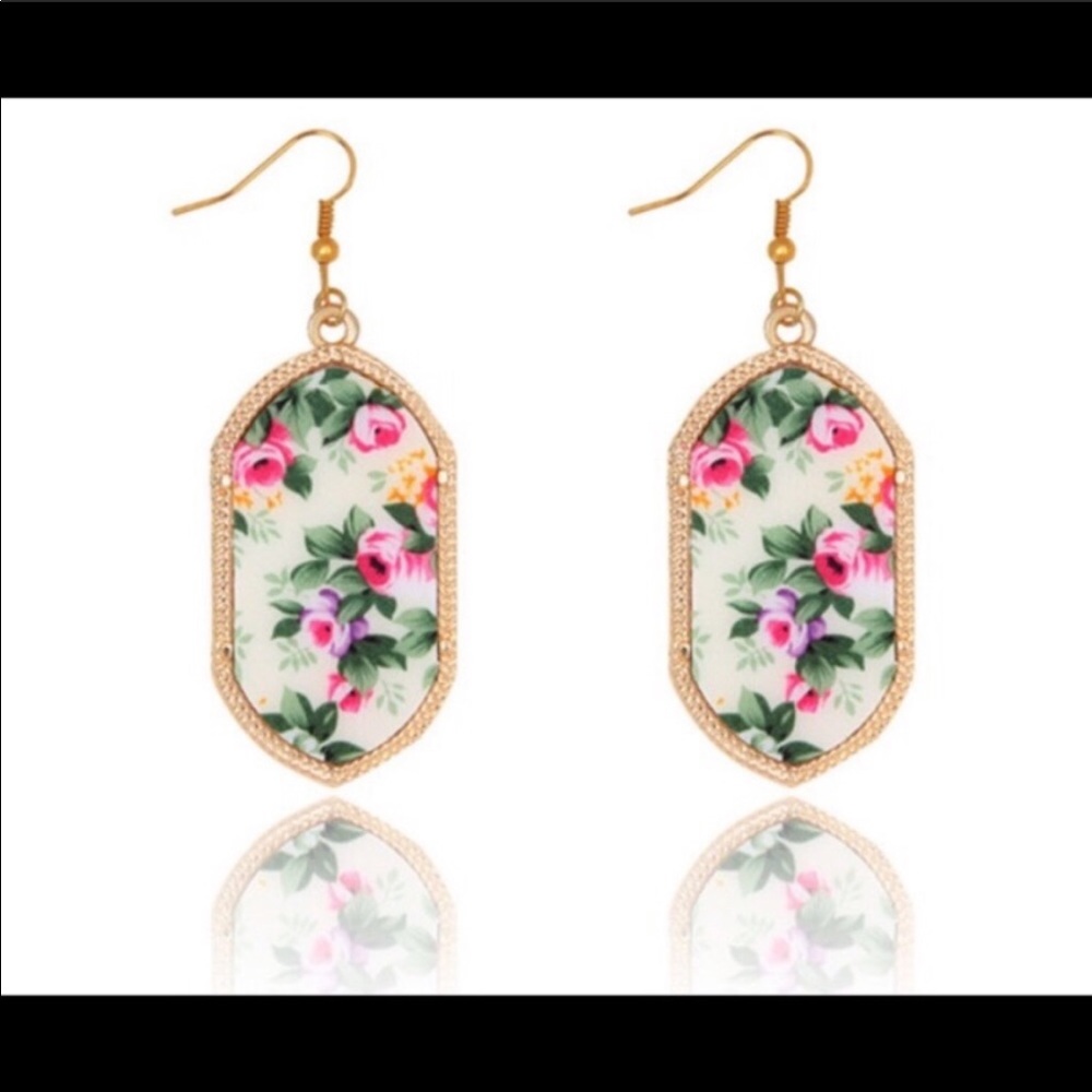 Trendy floral drop earrings - Picture 5 of 6